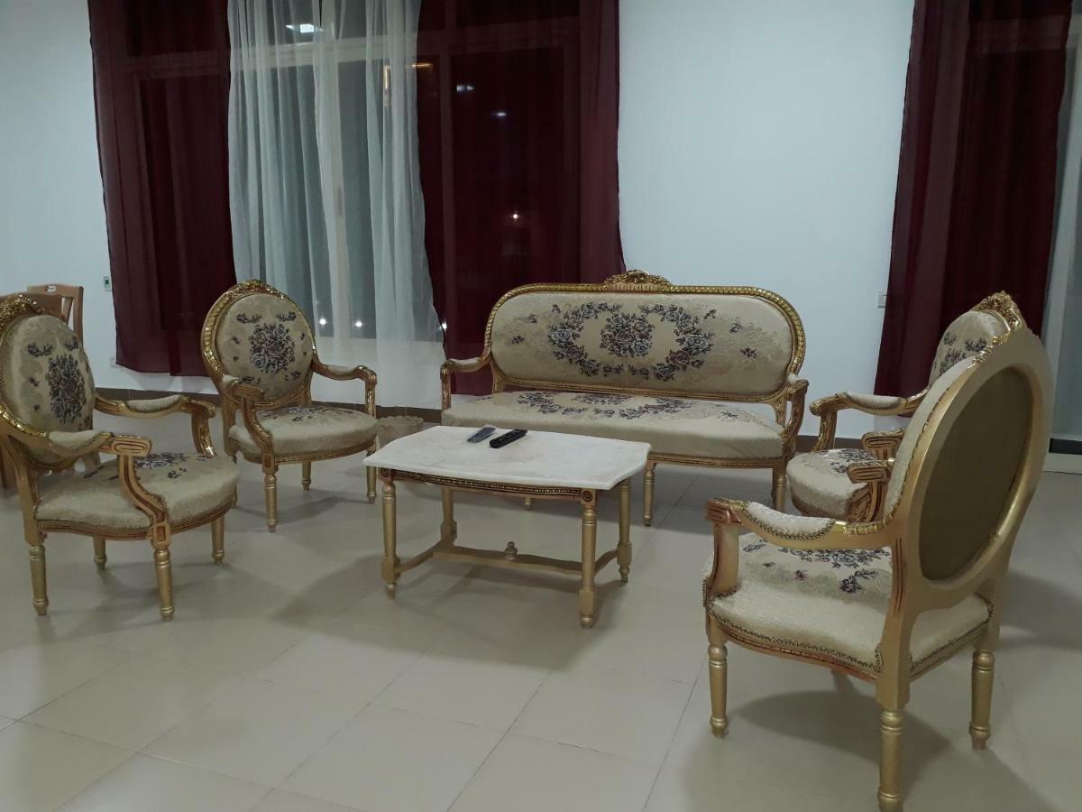 Apartamento 610 Residents